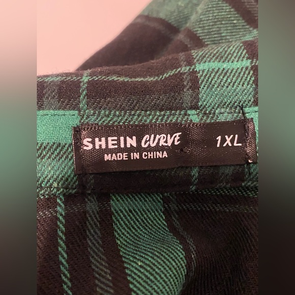 Green Plaid Crop shirt SHEIN PLUS 1x - Picture 4 of 5